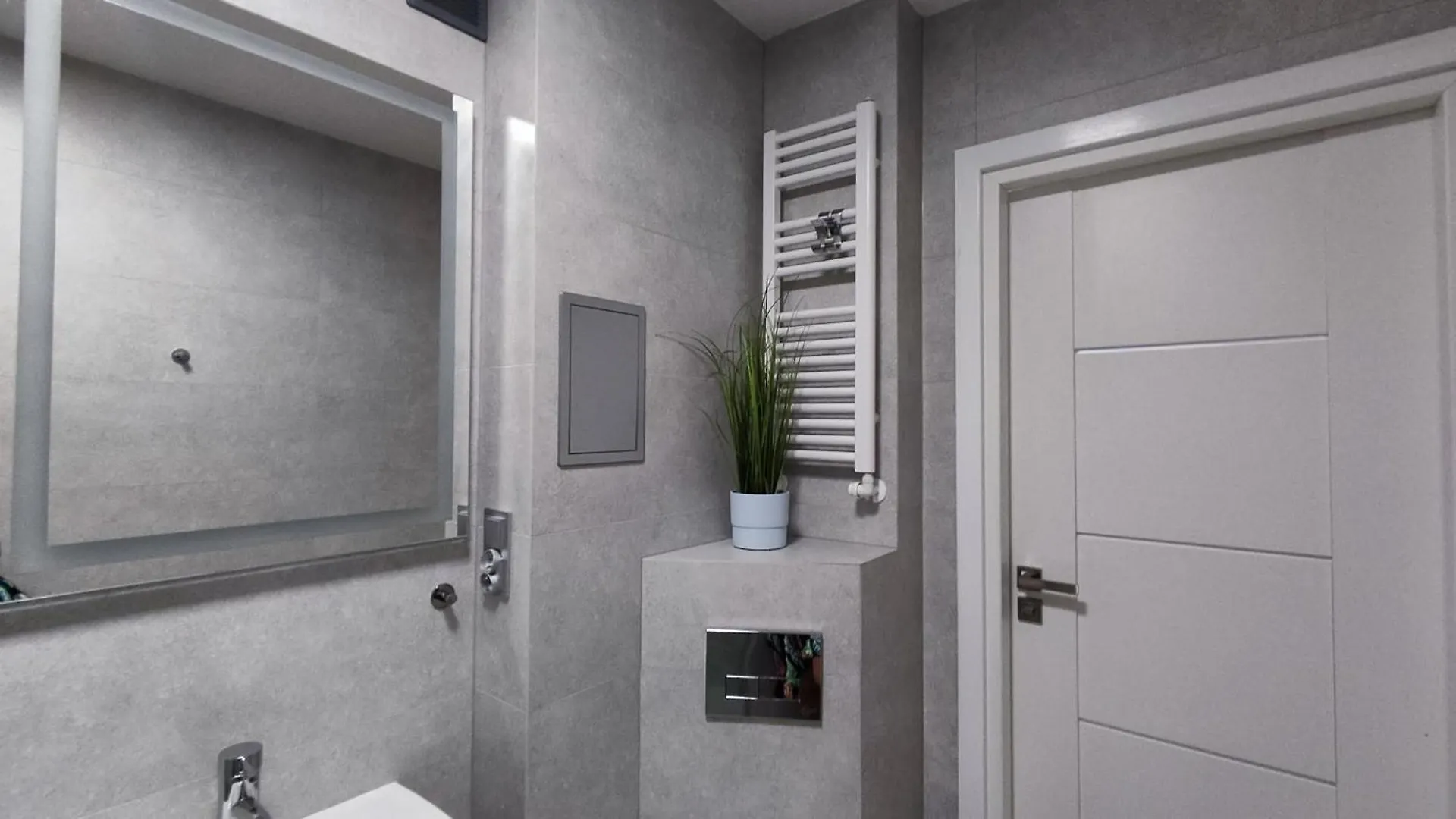 Klosna 7 By Homeprime Wroclaw Apartment